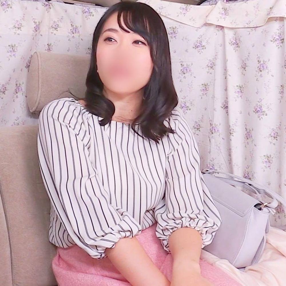 【個人撮影】清楚でお綺麗な人妻さんをハメ撮り。 不倫チンポに欲情して理性崩壊→イラマからの生ハメでマゾイキ♥