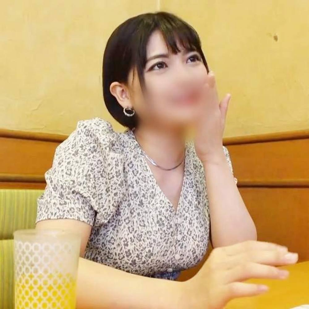 【中出し】保育士・Gカップ巨乳を持つショートヘアー人妻（31）◆エプロン姿でご奉仕プレイ◆生ハメSEX◆大好きなバックで中出しフィニッシュ！