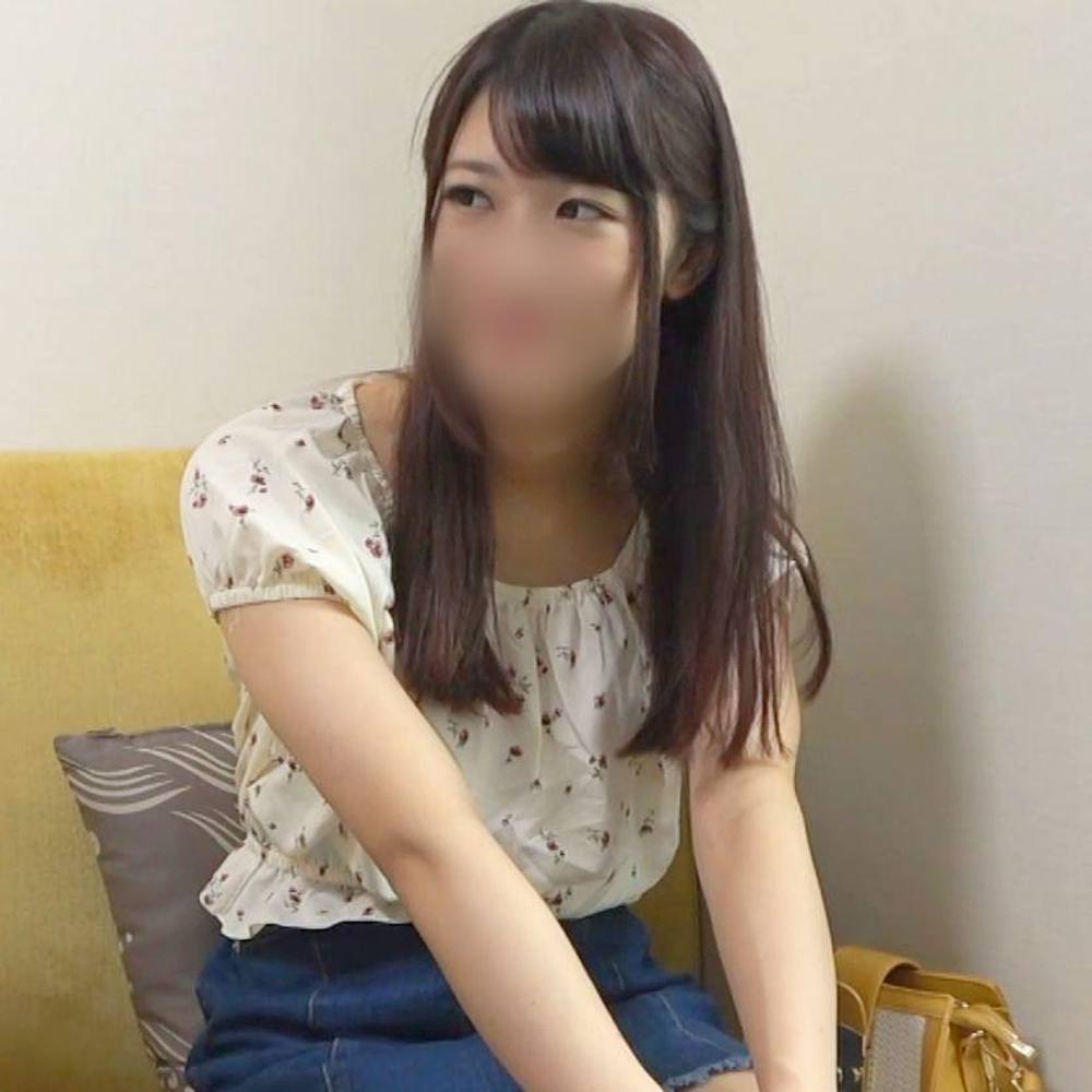 【素人】透明感溢れるりなちゃんに巨根見せつけ！ 恥ずかしがっていたのに発情してクンニでイク♥