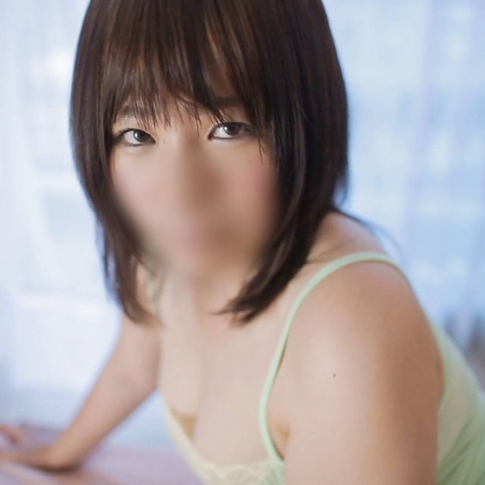 【素人／個撮】22歳大人しそうなデカパイ女子大生。ピンク色乳首の色白巨乳揺らして淫れるハメ撮りセックス。