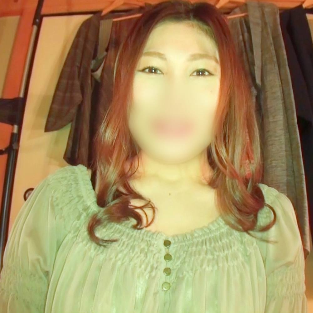 【ハメ撮り】無愛想な妻が不倫で感情むき出しになった貴重な動画です。 騎乗位時は特に制御不能で、中出しするまでひたすら腰振りっぱなしでした。