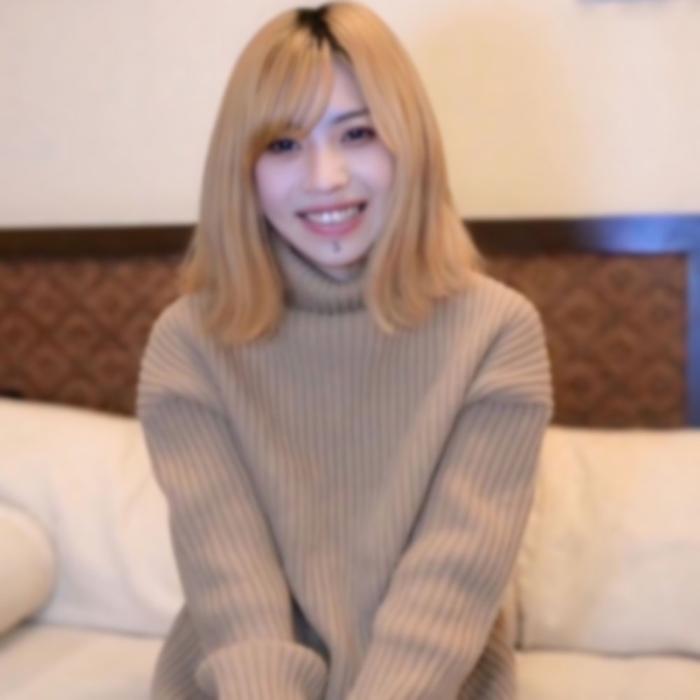 【無】見た目派手系ですがしゃべってみると「ふにゃ~」系の従順女性!しかしエッチなことには超積極的⤴ゴックンと中だし⤴ ※特典高画質