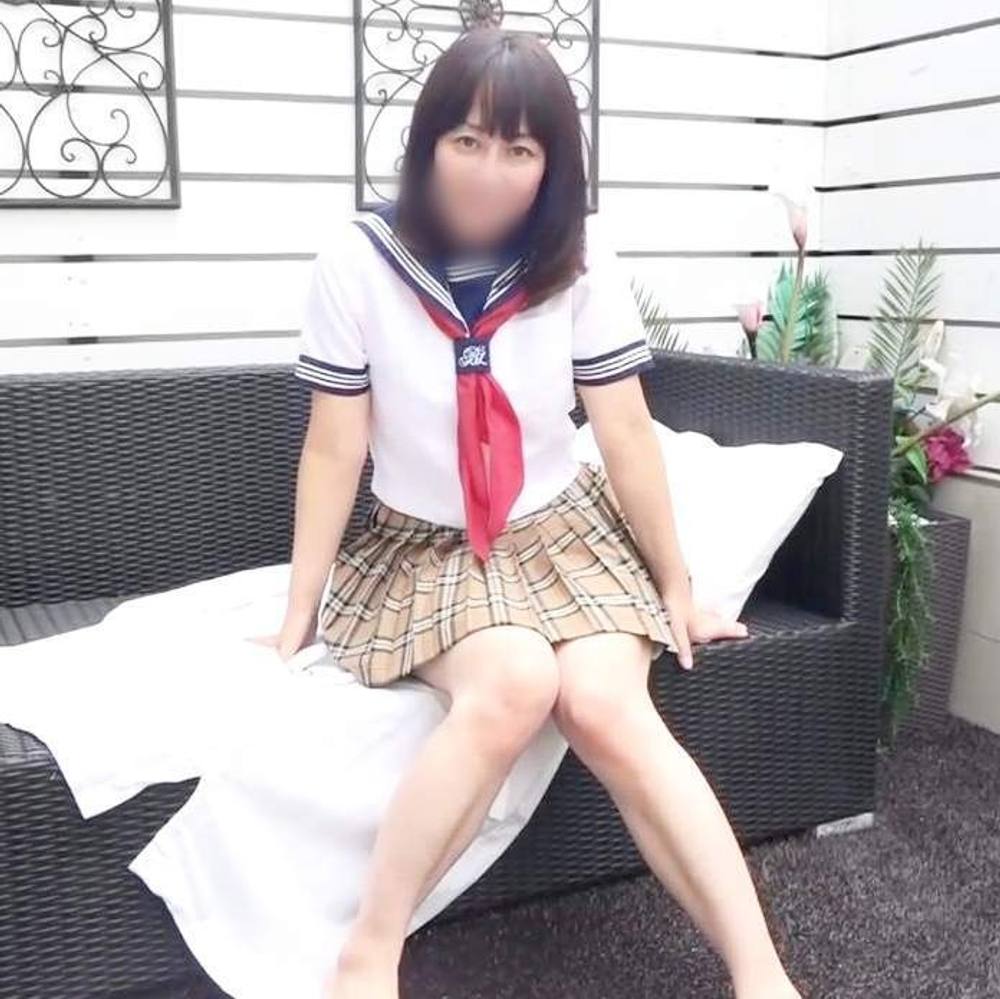 【熟女】44歳。人妻。ゆりさん。4年ぶりのSEX。フェラ顔エロい。セーラー服姿でハメ撮りSEX。大絶叫イキ。