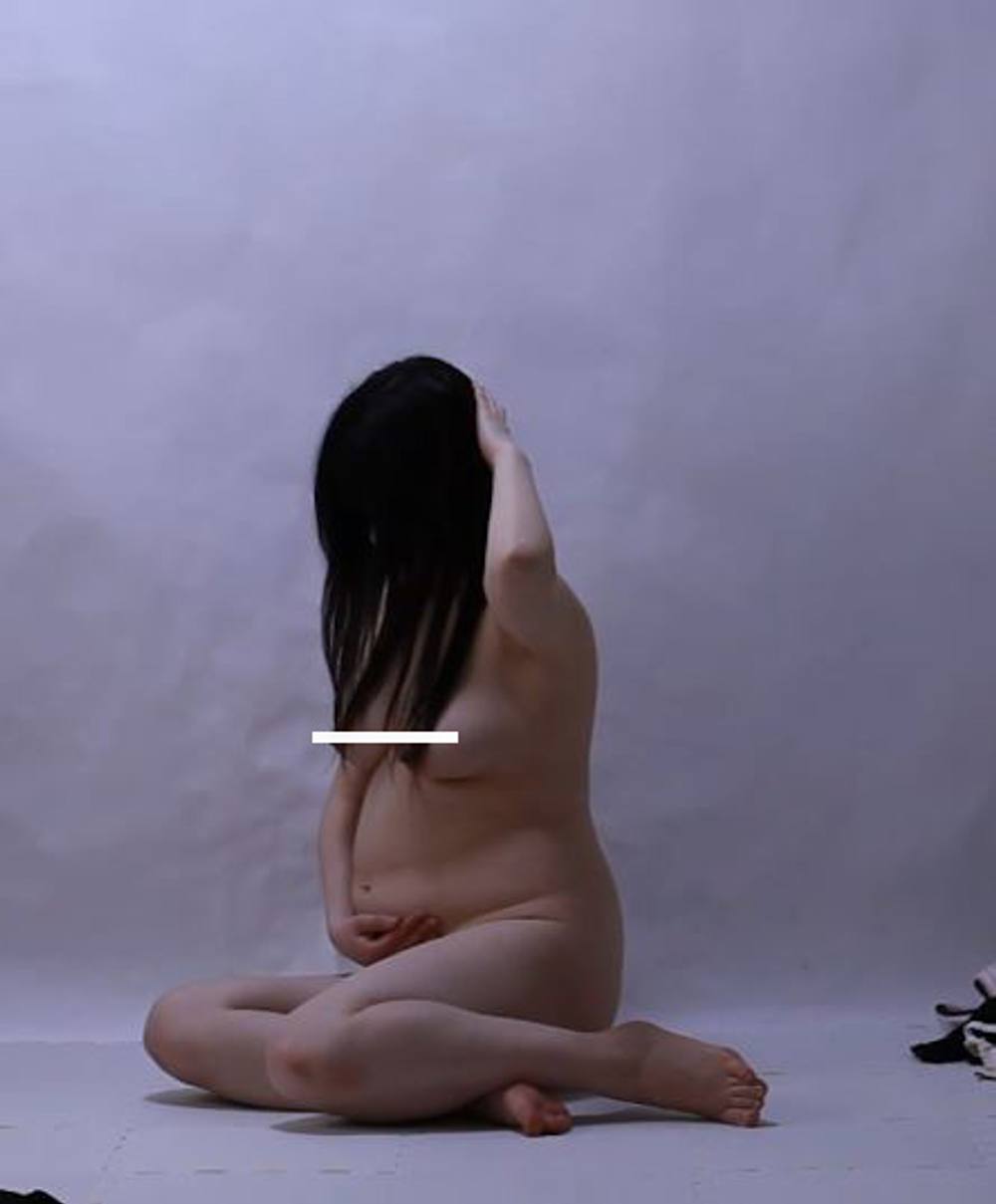 妊婦のヌードモデル　29歳の妊娠した女性の裸