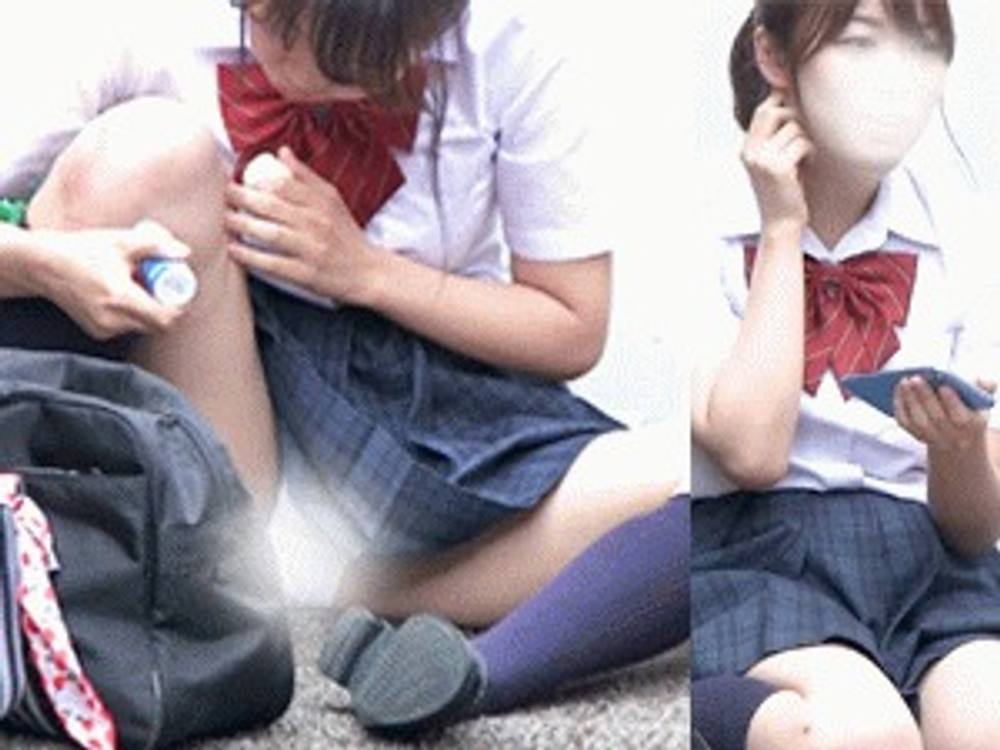 女子校生のお昼休み　無防備パンチラ