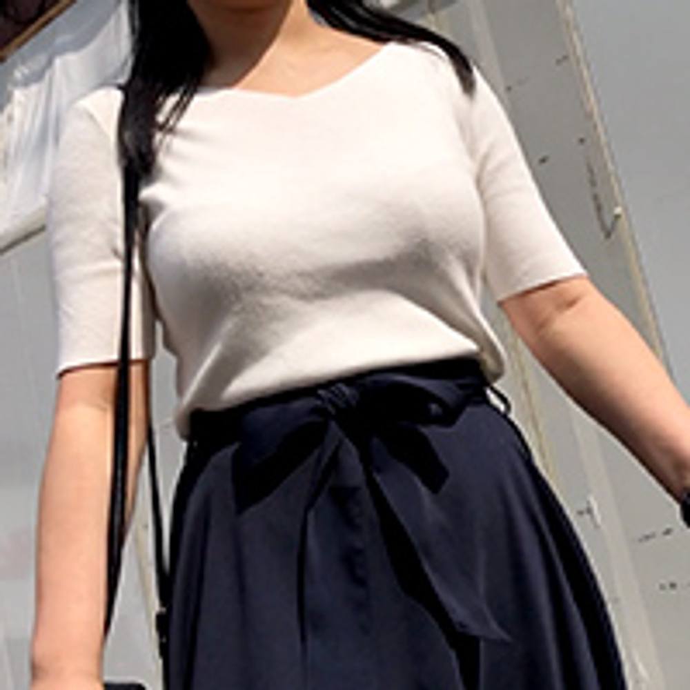 ヤングでちょいぽちゃな着衣巨乳様をロックオン！