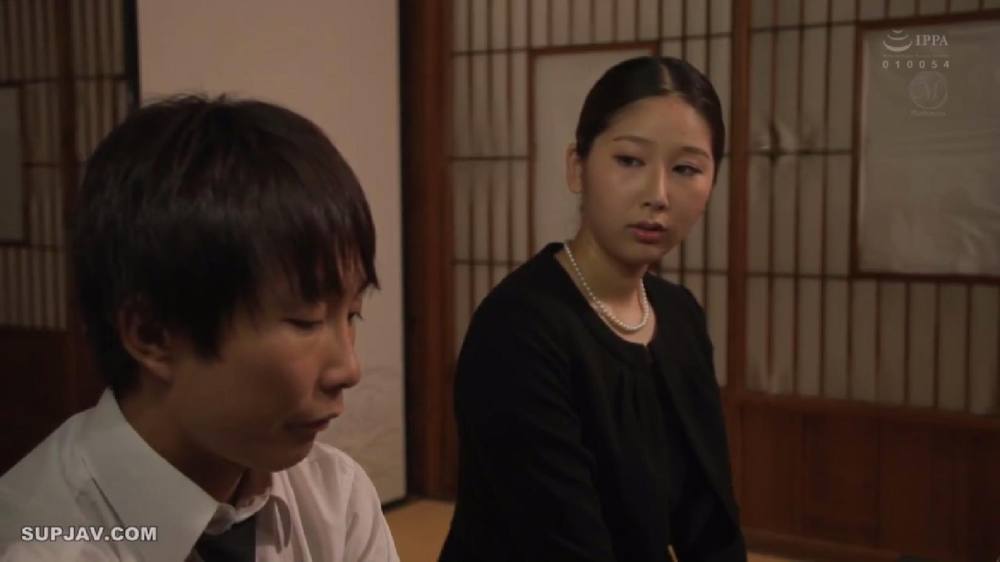 絶〇に手を出〇てはイケ〇イはずの美〇い〇と僕は血の〇がらない連れ〇同〇で…。 姉〇という縛〇を失った〇人が、禁〇の中〇し〇倫に溺〇た夏の日―。 青〇悠〇 モザイク改良版