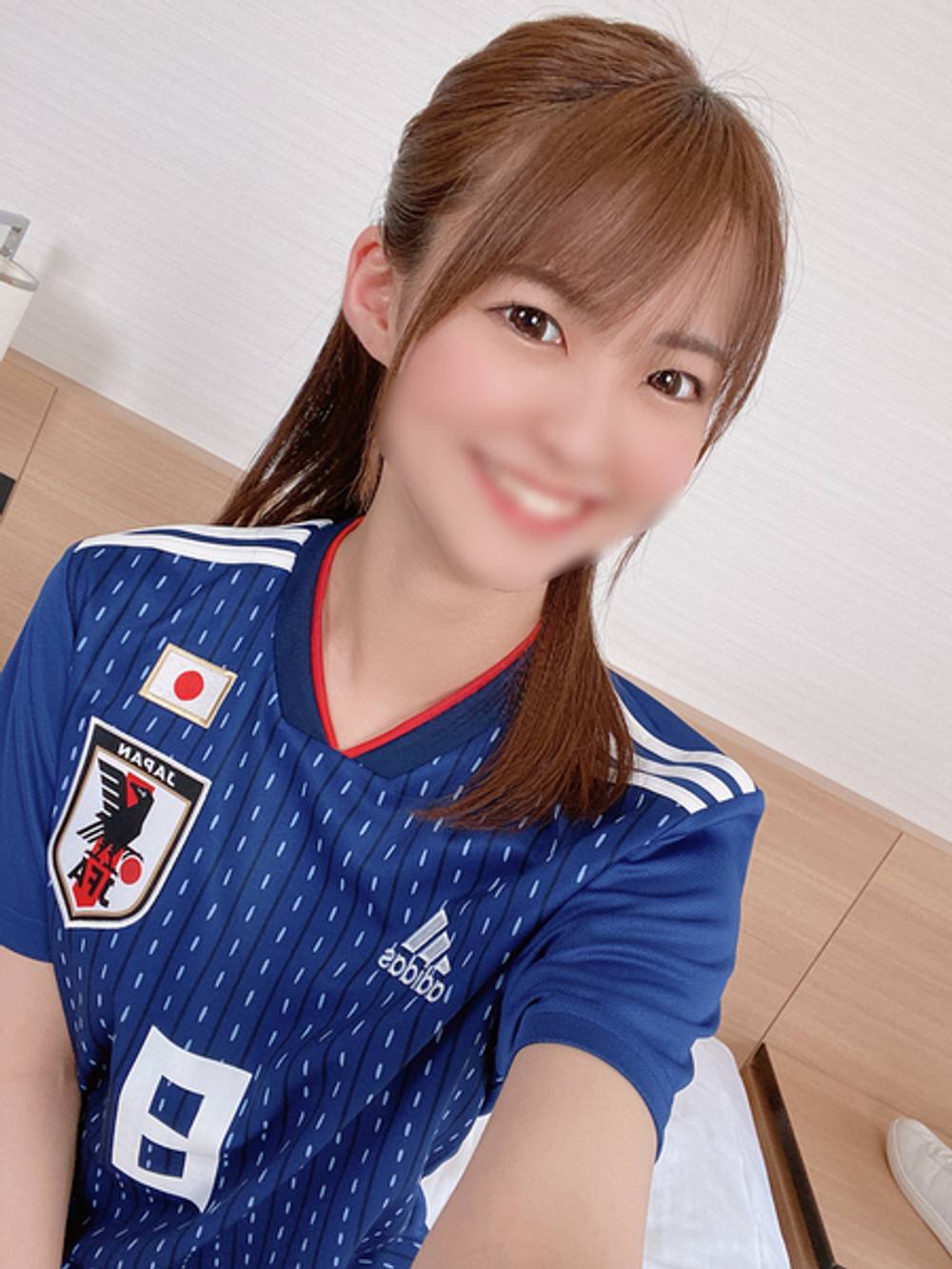 【健康的美人】フットサルサークル女子大生　19の激細ボディ震わせながら何度も中出し懇願！スポーツ女子の性欲ハンパないゴリゴリSEX　セフレから流出　個人撮影【ガチ】