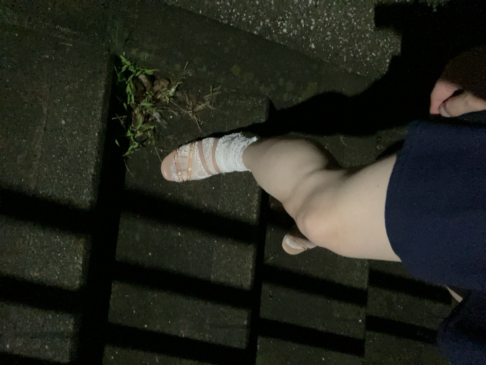 【脚フェチ】夜道をドキドキのフレアミニで歩いてみた。【ミニスカート】