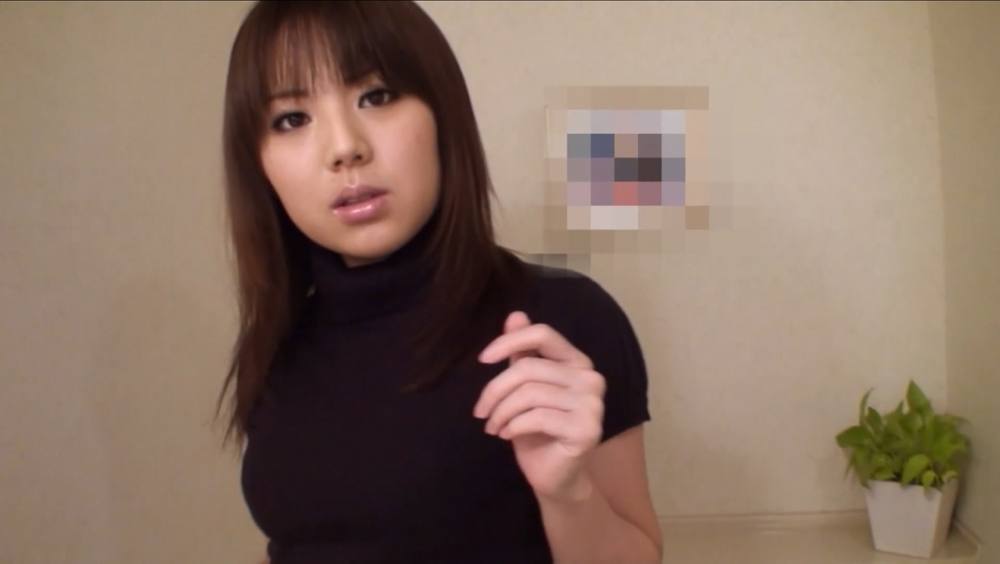 きれいなOLさんが多目的トイレで3Pする動画