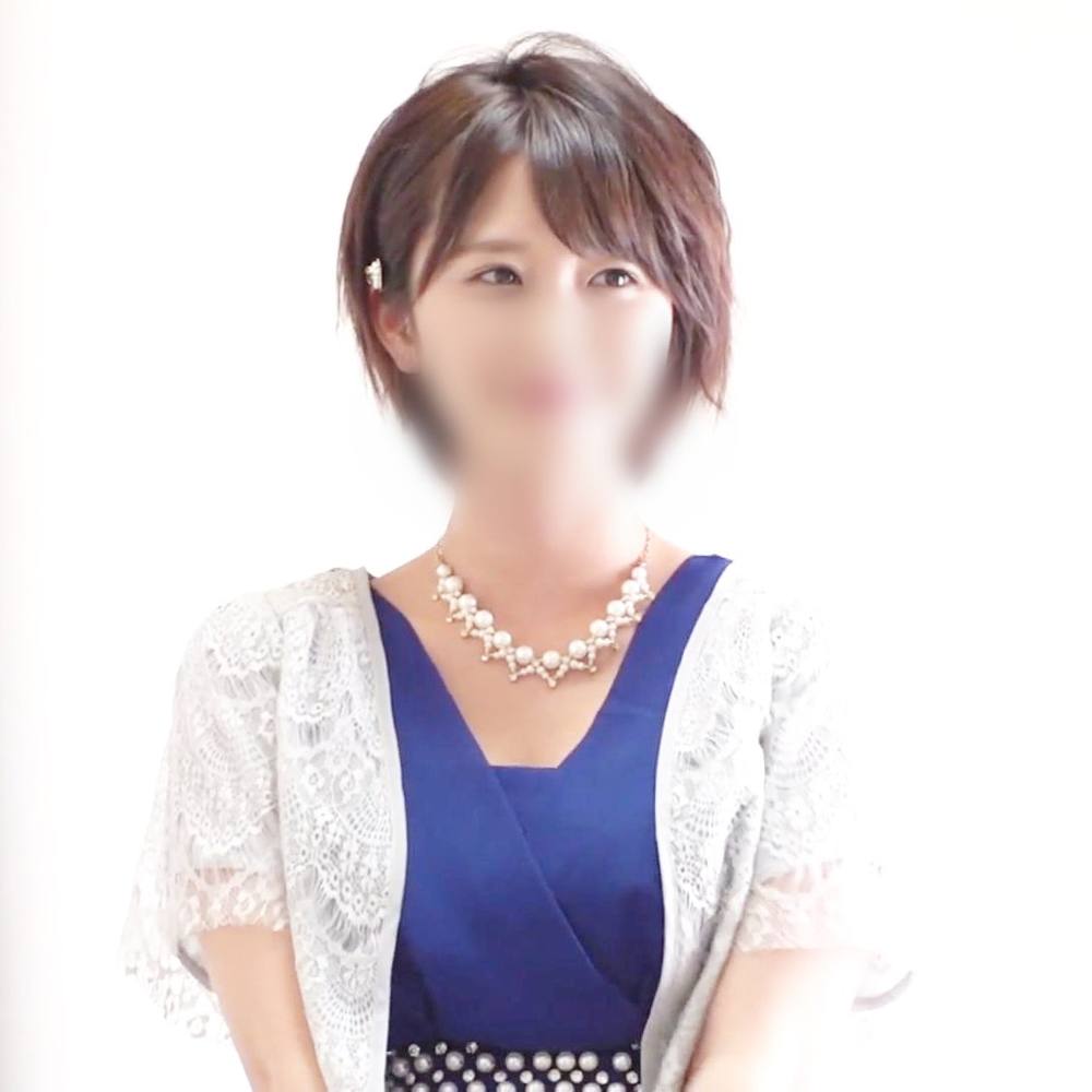 《素人・ハメ撮り》ショートヘアー巨乳娘がド淫乱SEX!騎乗位の腰使い最強!デカチンが膣奥貫く快感に理性吹っ飛びイキ狂う!