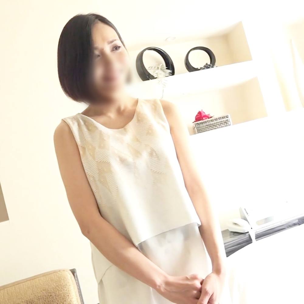 【熟女・中出し】45歳、美しすぎる上玉熟女！子宮口を激しく突かれるたび全身を震わせ虚空を見つめて異世界へ昇天イキ！