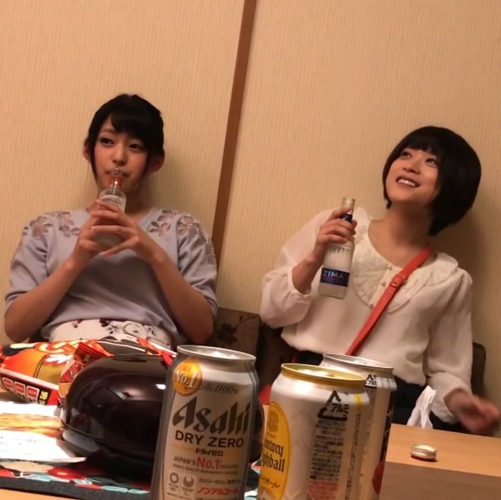 【素人】水着美女をナンパして宅飲み!水着に着替えて乱交パーティ!