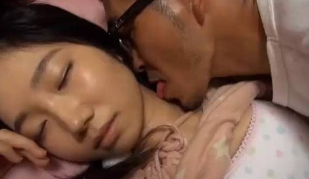 再婚相手の連れ子が可愛くて我慢できなかった**！夜這いして嘗め回す！ハメ倒す！