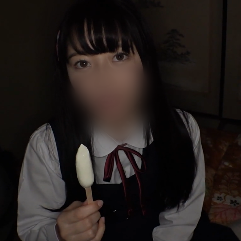 【個撮】スレンダーボディの清楚系制服美女。オチンポ見せると釘付けで濃厚フェラチオご奉仕してくれました。