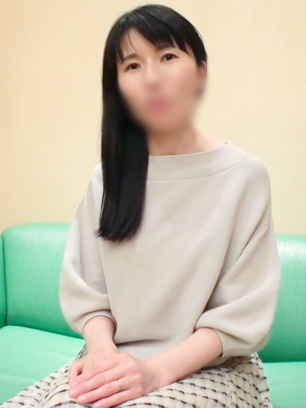 【流出・個撮】地味なくせして超ドエロ人妻熟女 / 丁寧にアナル舐めご奉仕 / 腹筋スレンダーボディで神騎乗位 / ハメ撮り中出し