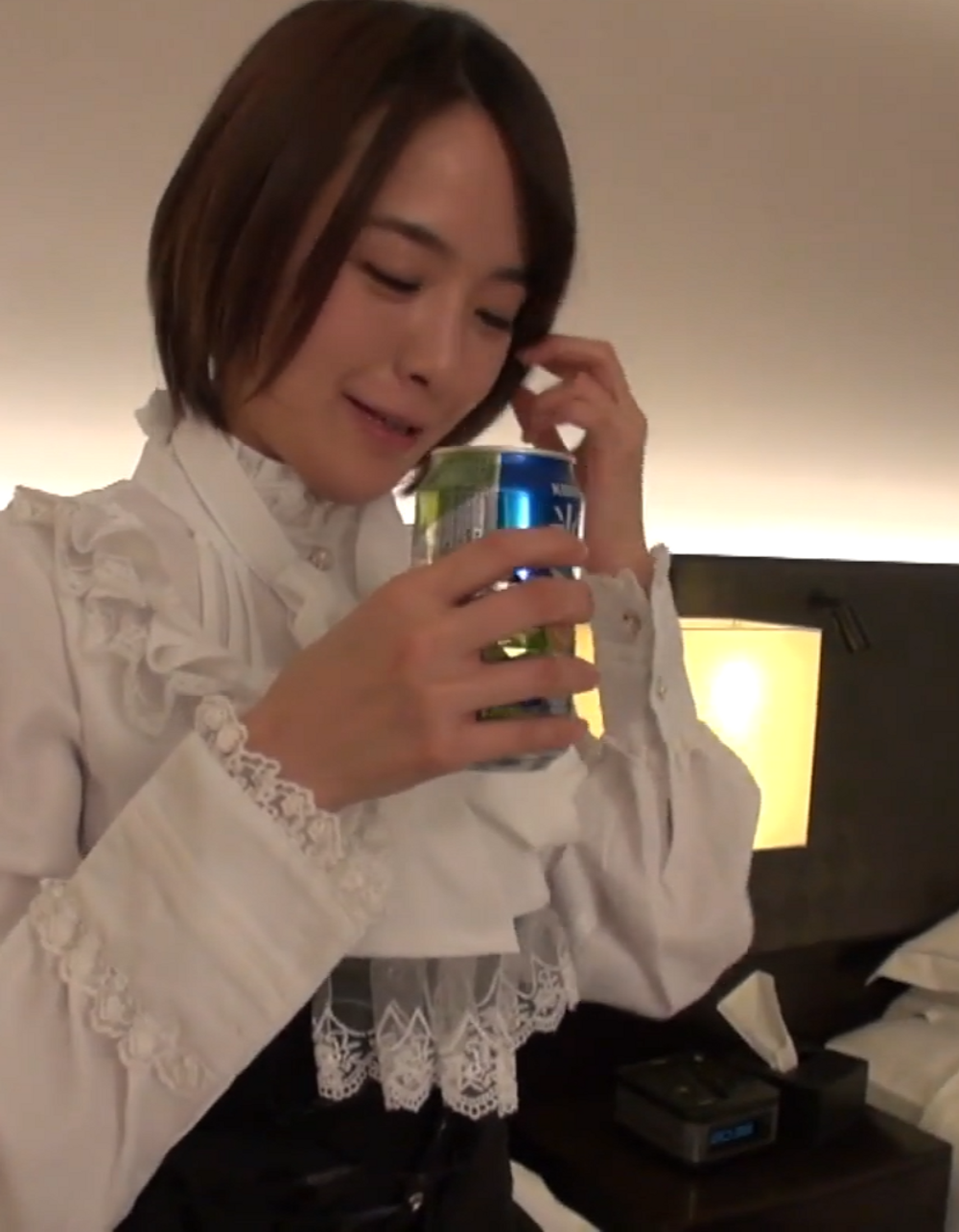 【個人撮影】ゴスロリ美少女を飲ませてハメ撮り！！最初は嫌がるも身体は敏感で…。最後にはイキまくる彼女がエロすぎる！【数量限定】