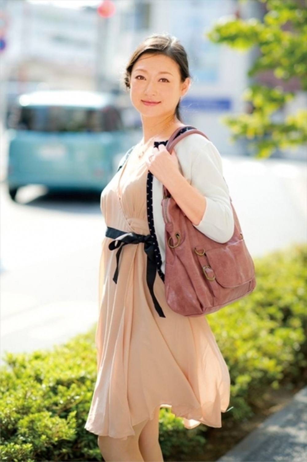 街角シロウト熟女ちゃんねる「こんなおばさんに声かけるなんて、冗談言ってるの?」と言いながらも嬉しそうに笑顔になった小綺麗おばさんに若いオトコの勢いで生姦中出し! スペシャ