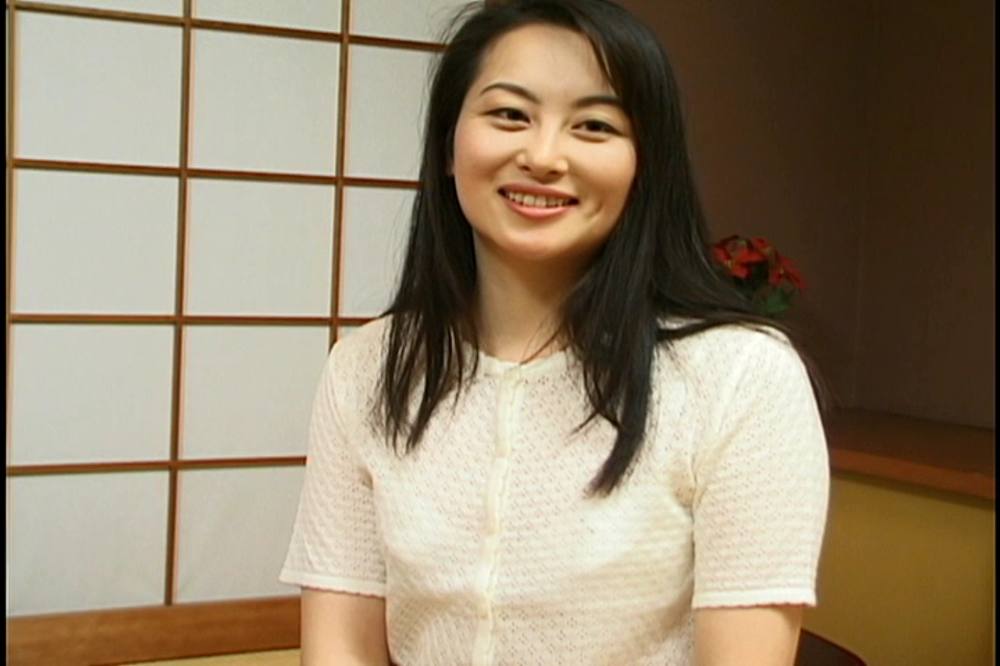 (無)【昔の名美人】★★ 白い肌がさわやかな美人妻が登場しますよ。