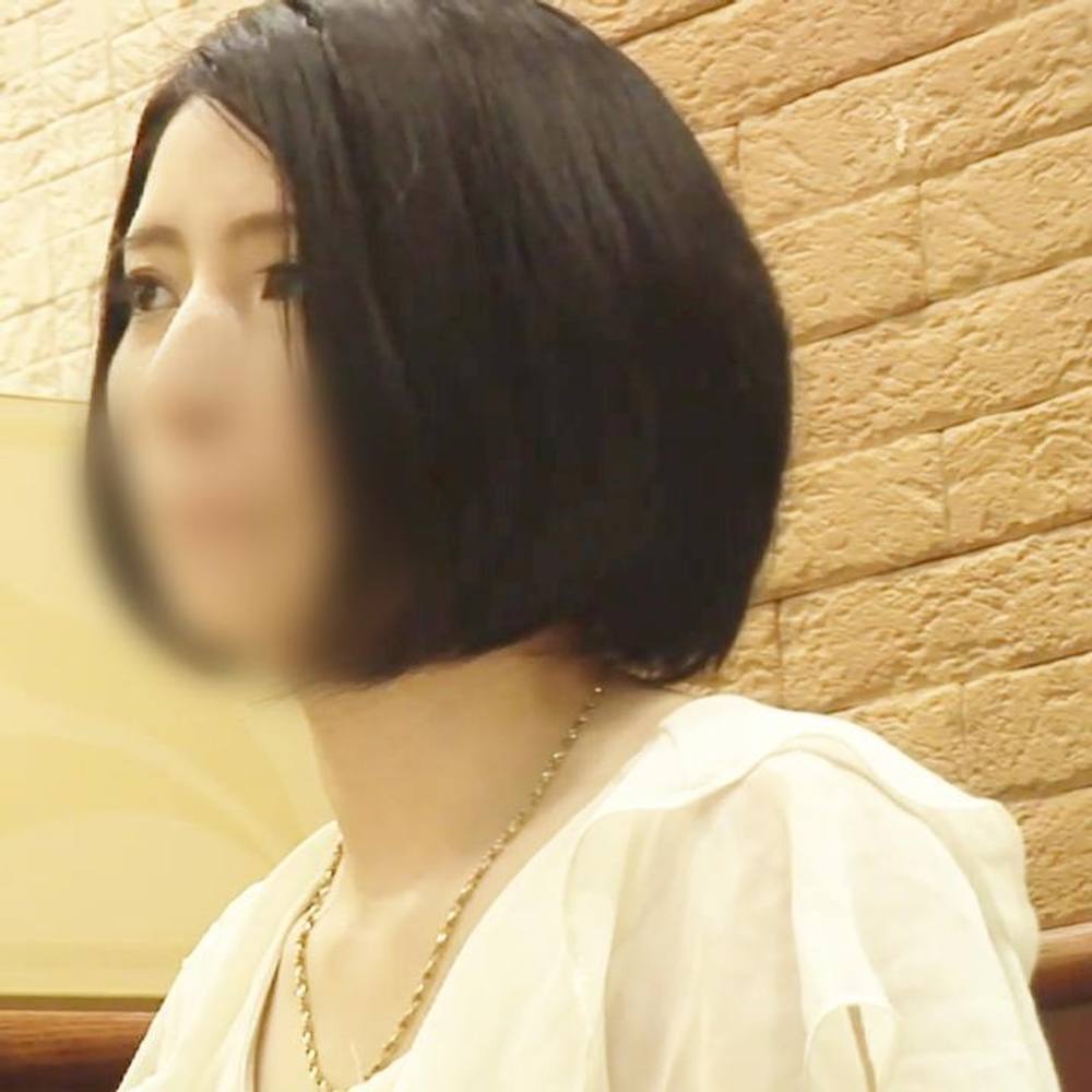 《人妻》フェロモン放つ美尻を持つ清楚なショートヘアー人妻（34）◆ひと突きすれば絶頂する超ビンカン体質！痙攣イキ連発！大量精子放出！