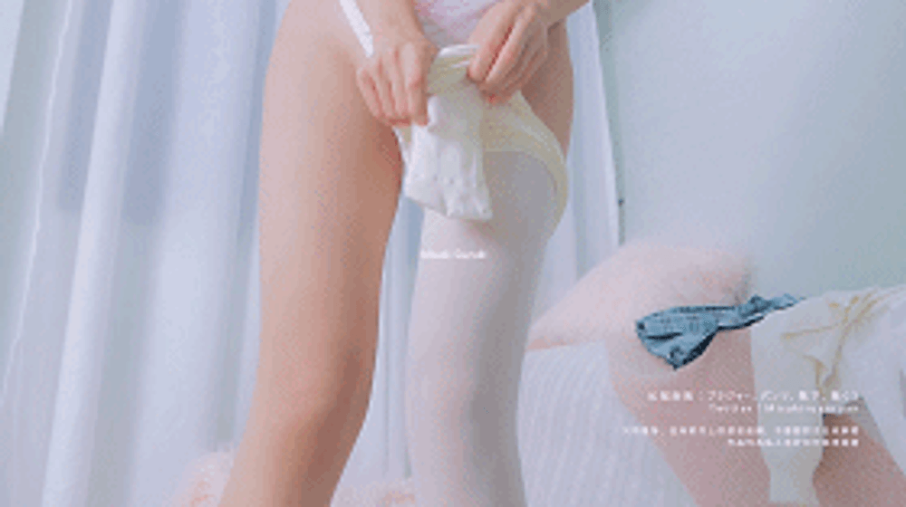 【FHD 素人】コスプレ二次元少女が足で性交(上)