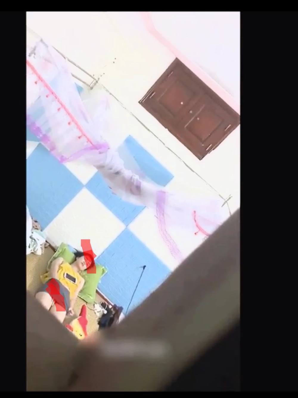 窓から民家のオナニー