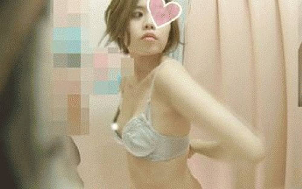 ガーリー系の美人でぃ～娘は…　　Eカップ巨乳さん　　僕のお店の試着室349