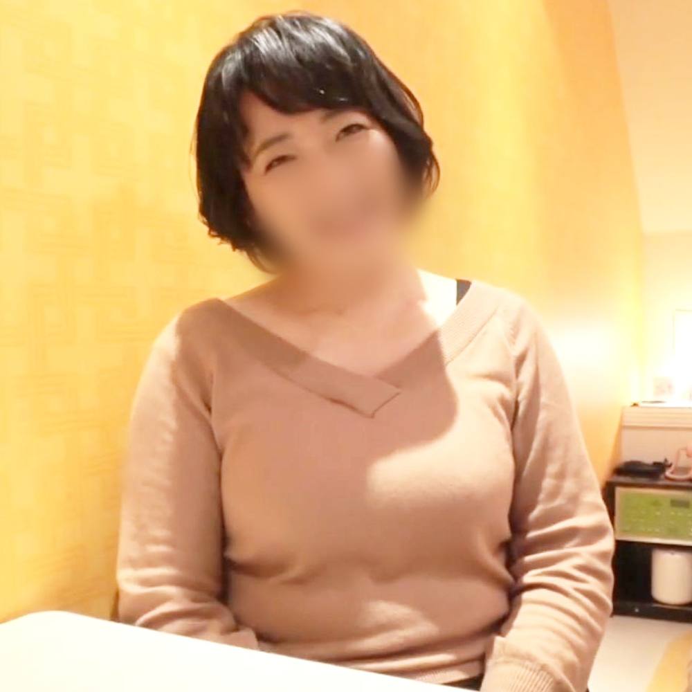 【熟女・ハメ撮り】ショートヘアー色白ぽっちゃり熟女!ぽっちゃりボディを存分に震わせてイキまくる!淫乱SEX!