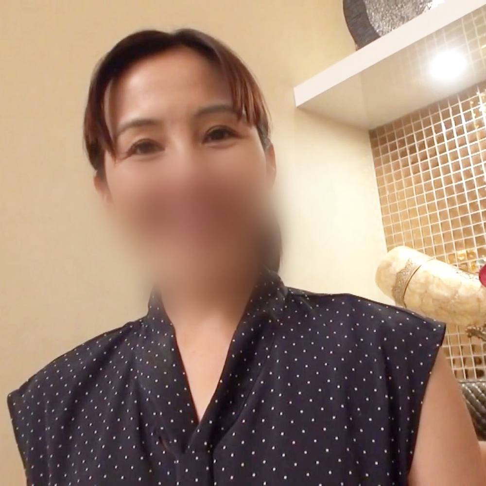 《熟女・中出し》色気たっぷりS級熟女！他人棒に貫かれる快感に溺れる美人妻の濃厚性交！ドクドク膣内に精子注入！