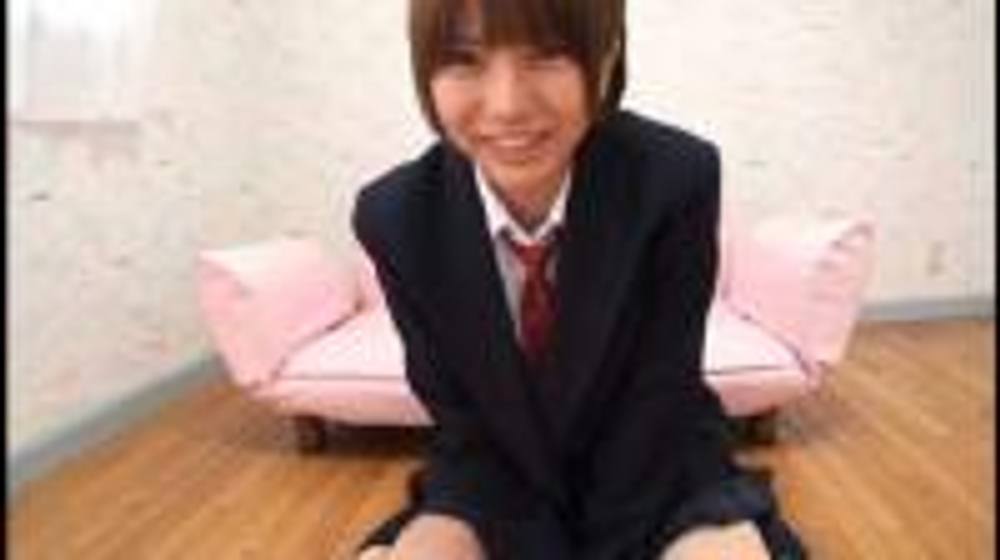 あゆみちゃん制服少女がビデオレターをＳＮＳに投稿。内容は、自己紹介、性事情。思春期の少女