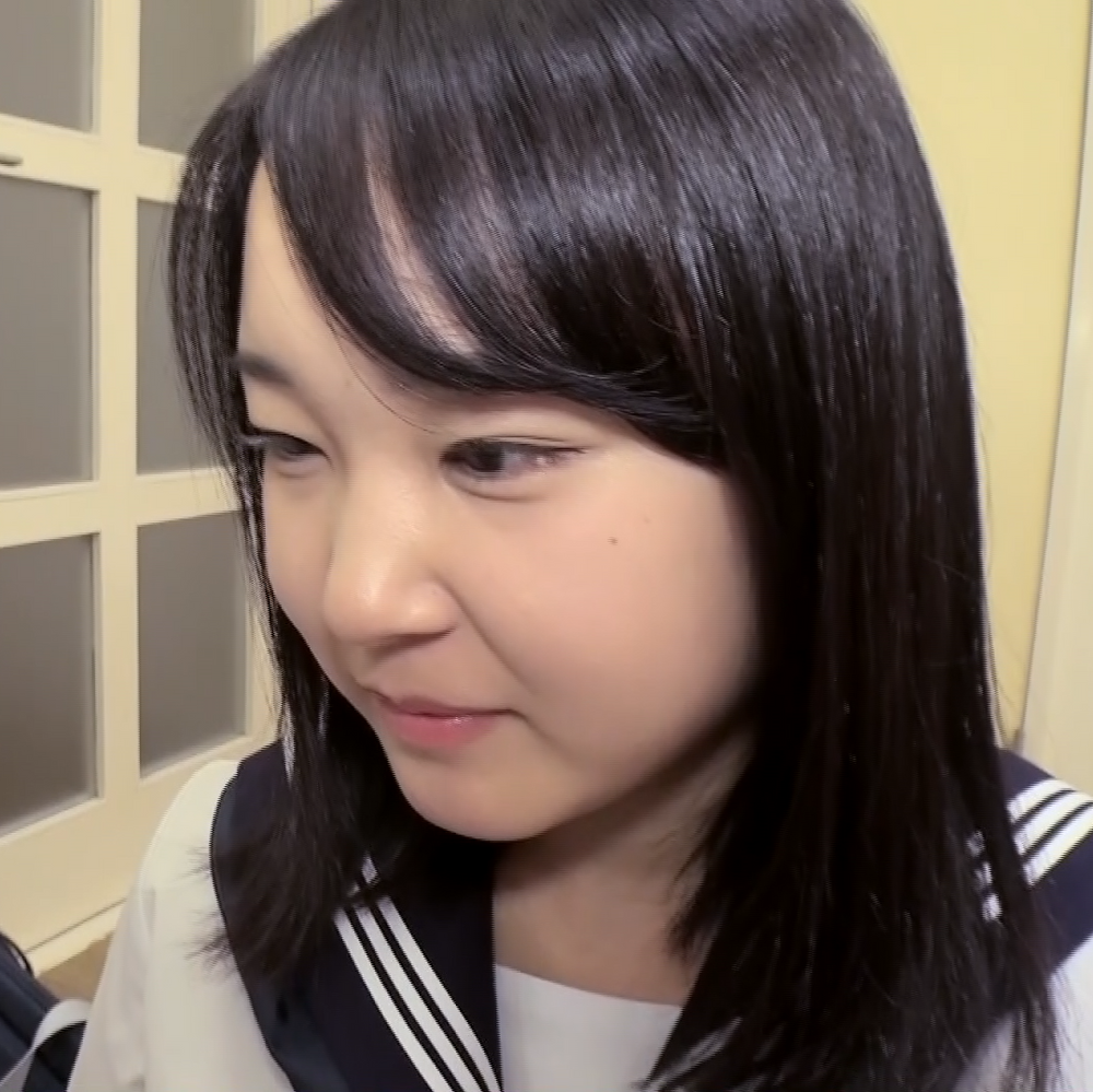セーラー服を着た女子〇生がまさかの中出しセックス!!
