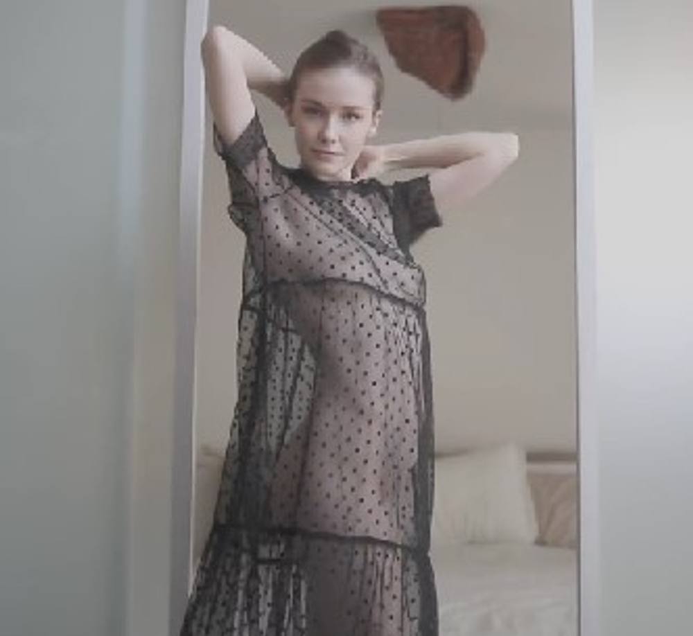 【無修正】白人美女のスケスケ具合が素晴らしい