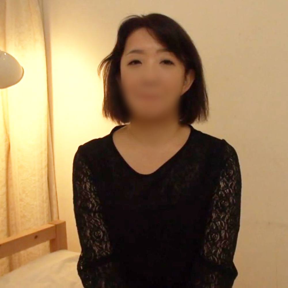 【熟女・ハメ撮り】肉付きの良い熟女ボディを持つ奥さんと淫乱SEX!激しいピストンでイキ狂い!