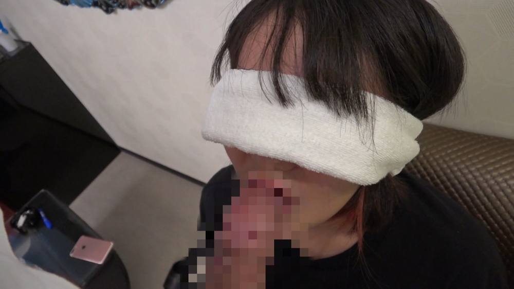 【個人撮影】現役女子大生の友達に目隠しフェラさせてそのまま口内射精！それでも勃起がおさまらずに生ハメ中出しセックスしちゃいましたｗ【素人/数量限定】