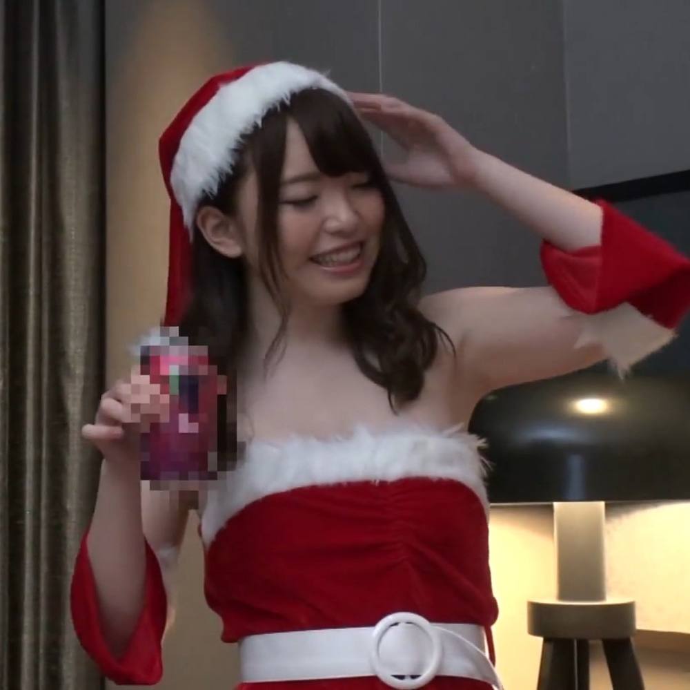 酔いつぶれたクリスマスコスの２組をナンパ。露出過多の服にスケスケの下着を履いた痴女に大量射精。