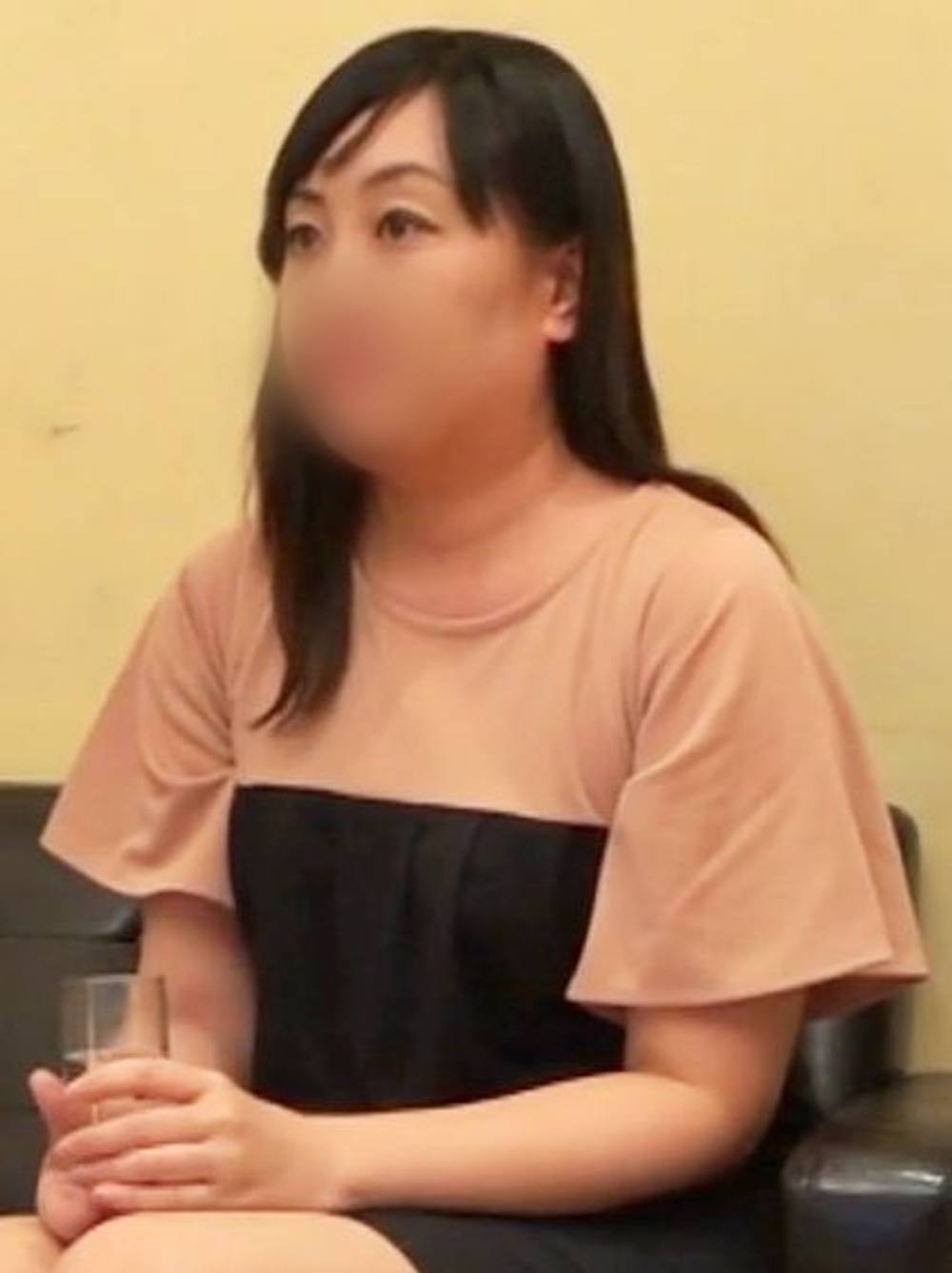 【アジア】デブな46歳の中国人妻！初めての野外プレイで膝がガクガク♥