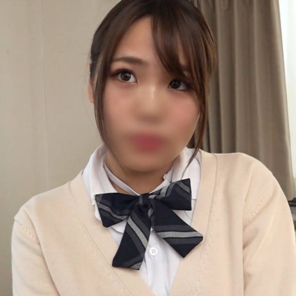 【素人】ふわふわFカップ女子〇生と制服エッチ。駅弁ピストンで大量中出し。