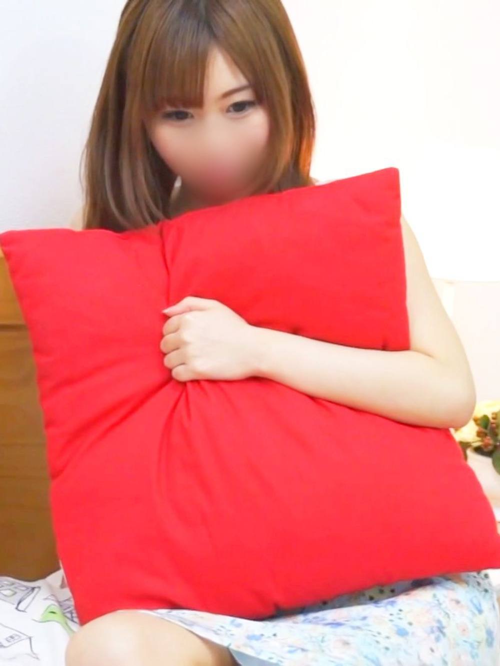 【素人】小顔でスタイルの良い女の子♥ デカマラで膣奥を突くと淫乱化?!