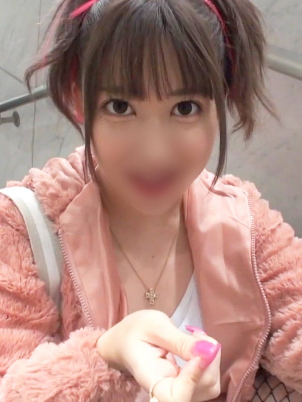 【素人】巨乳で淫乱な24歳の女の子♥ 生ハメでおっぱいを揺らしながら悶絶!