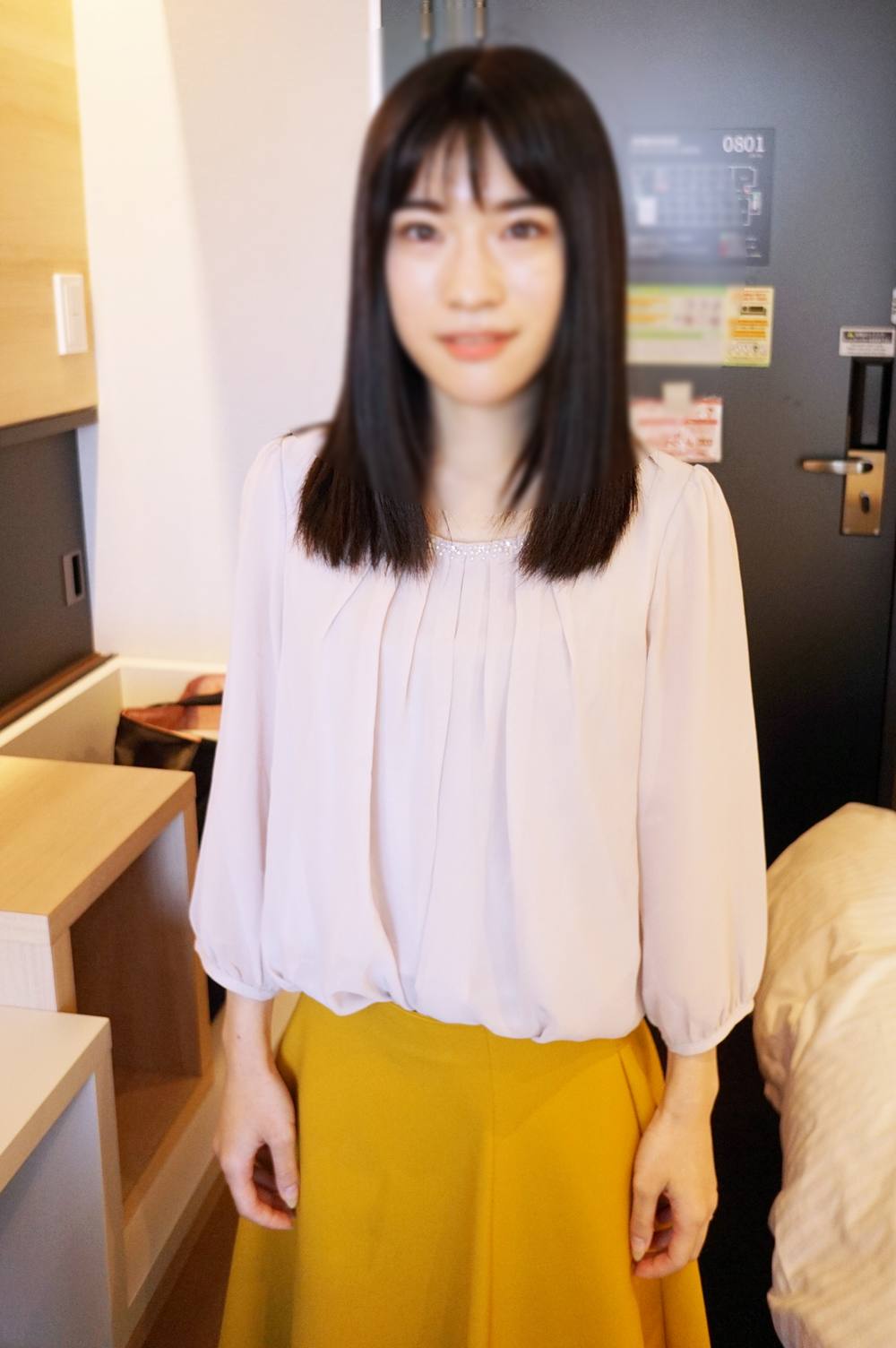 期間限定販売【顔出し・素人】モニター応募してきた美人OL(24)にセクハラマッサージ!我慢できずにフェラからハメ倒してNTR完了!無許可公開