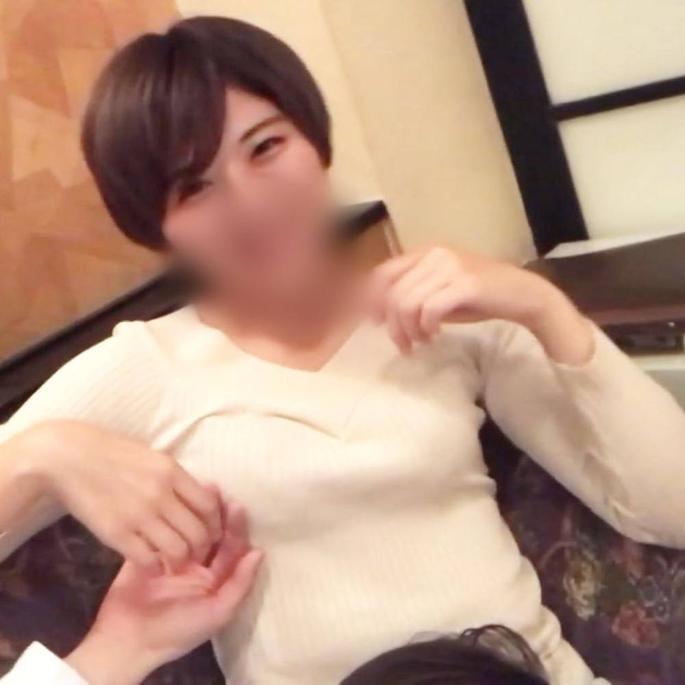 【素人・ハメ撮り】長澤ま〇み似のスレンダー女子とハメ撮りプレイ！制服コスプレH⇒エロおま○こにどっぷり中出し！