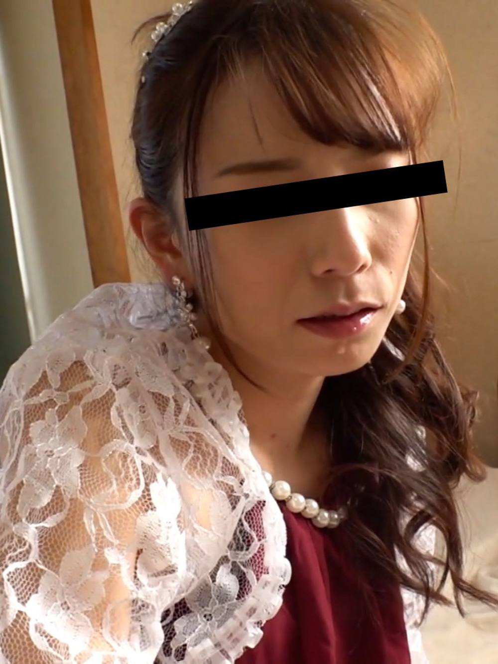 【素人】清楚系スレンダー奥様。無情にも結婚式帰りにハメられてしまった。※限定