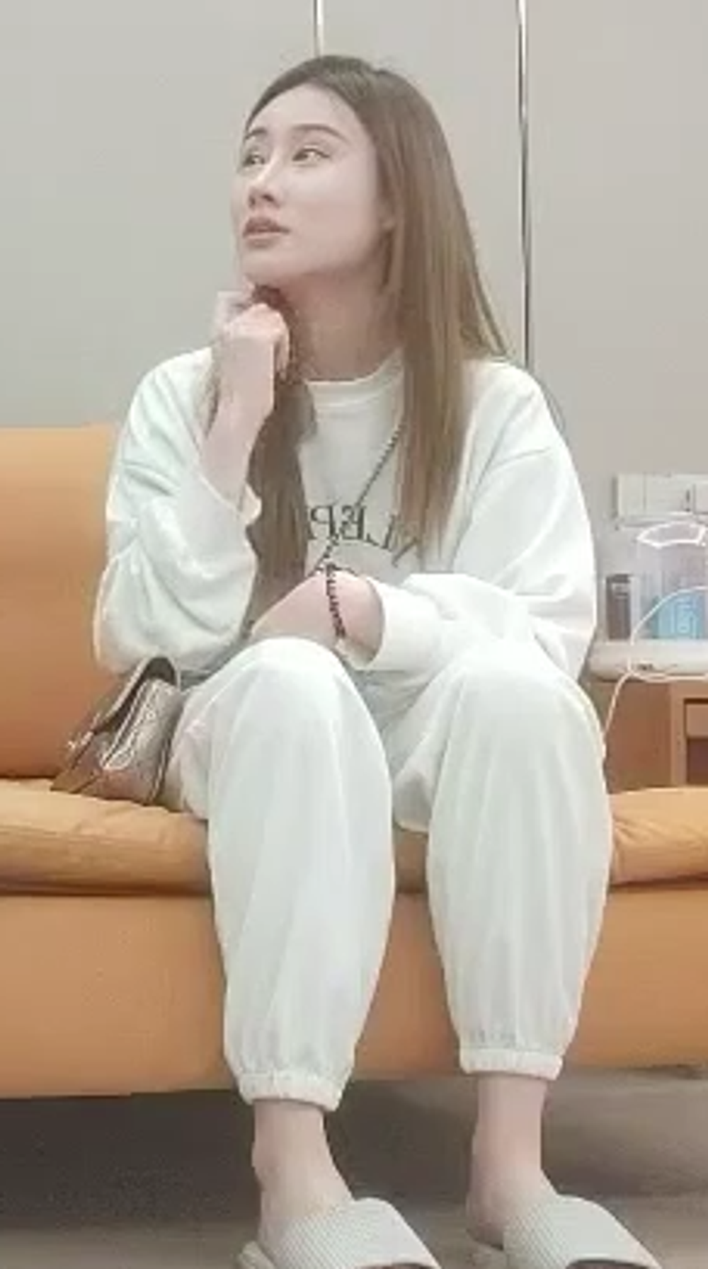【ラブホ・隠し撮り】中国美人お姉さんとの出会い~678