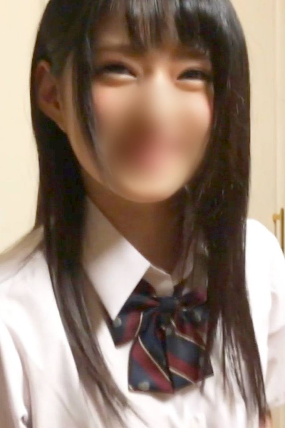 【個人撮影】八重歯が可愛い黒髪の女の子♥ 口の中に濃い精子を大量発射しました！