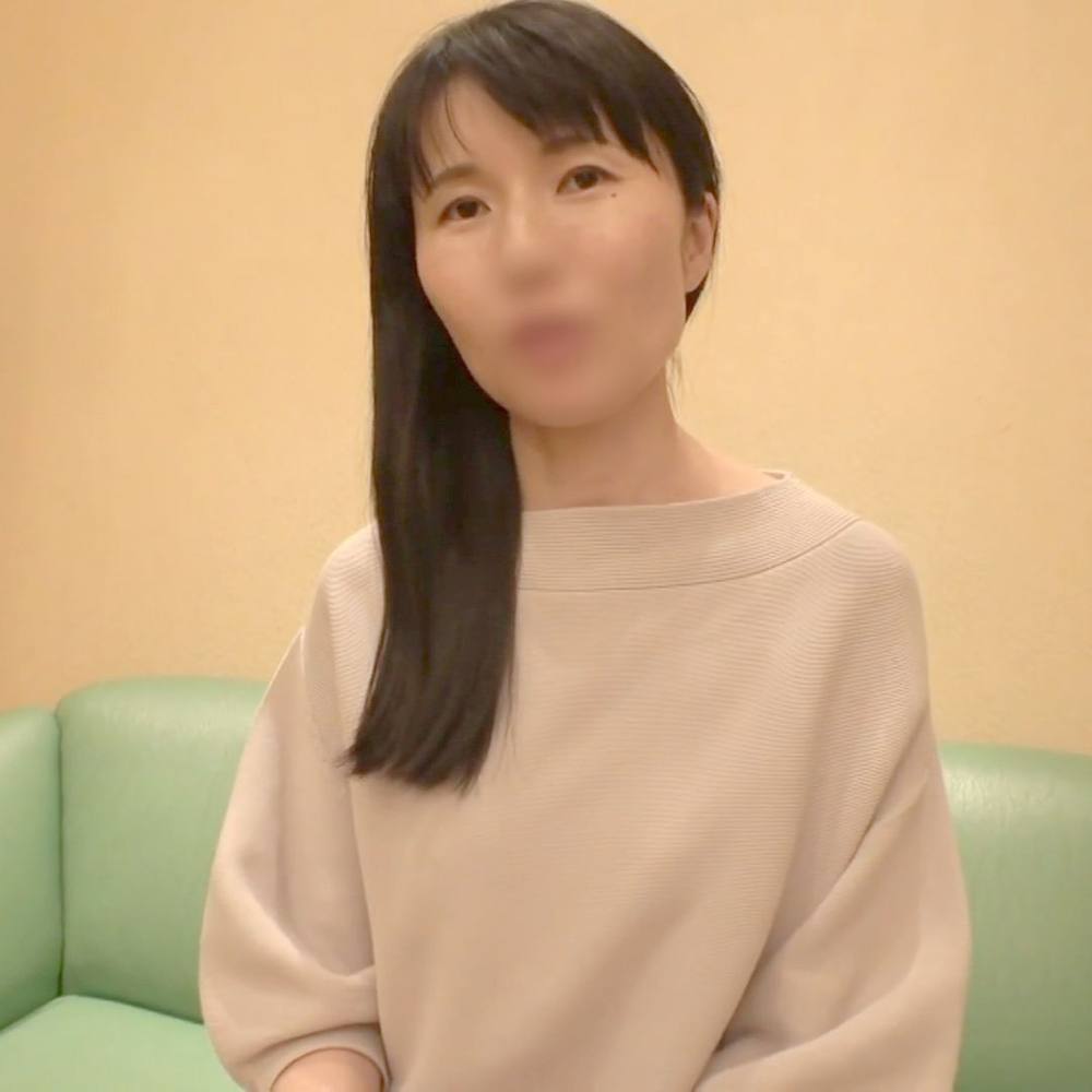 【人妻・熟女】声が可愛い50歳の人妻がイヤらしい音を立て他人棒をフェラチオ。