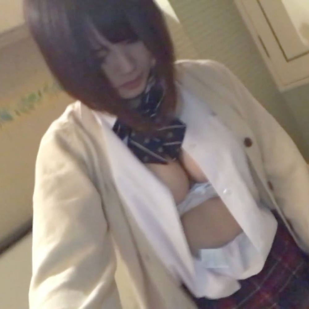 【素人・ハメ撮り】制服姿のGカップ巨乳娘と中出しハメ撮りSEX！！