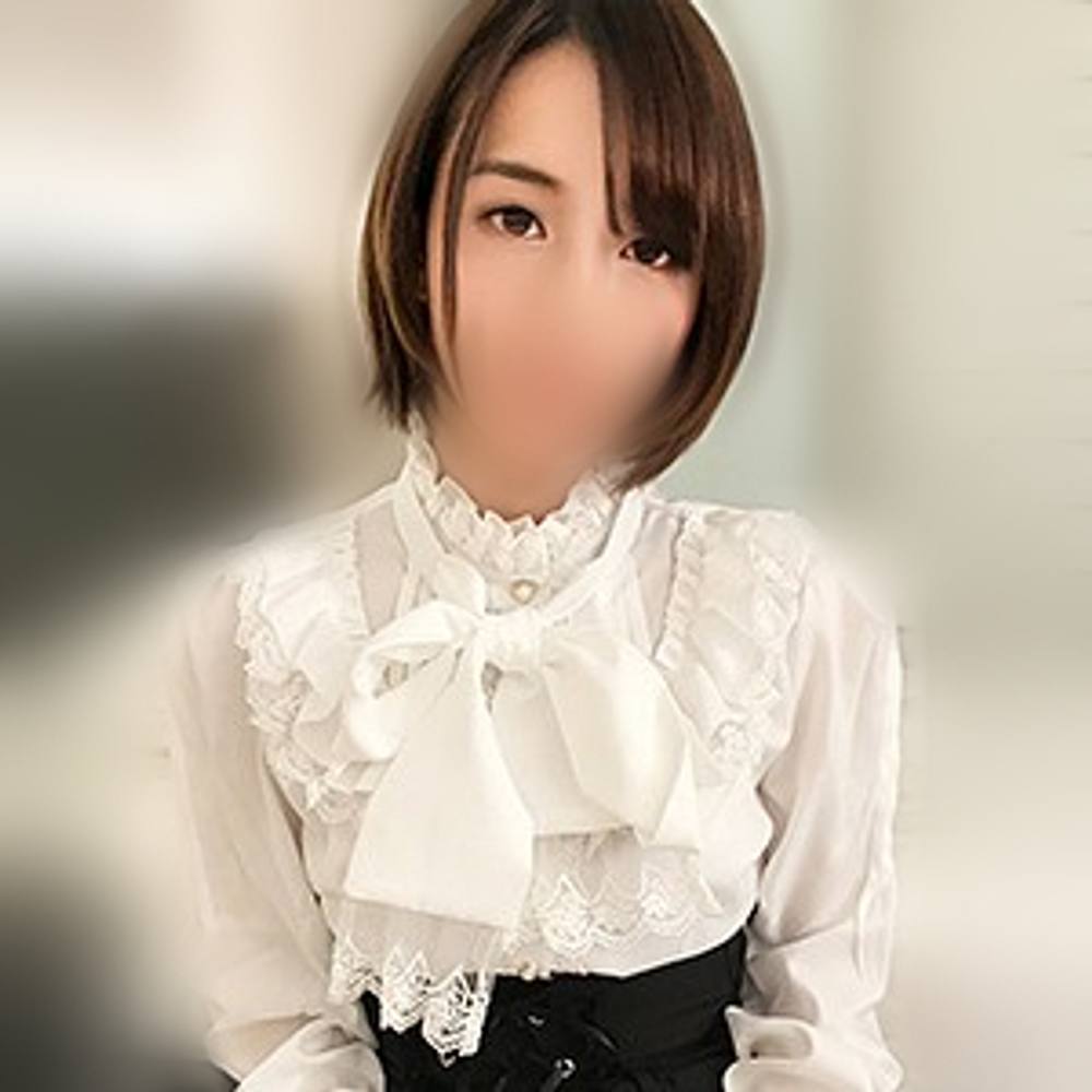 【個撮】大手コスサーの黒髪ショート素人美少女　ゴスロリ衣装で着衣ハメ撮りセックス。【顔出し】