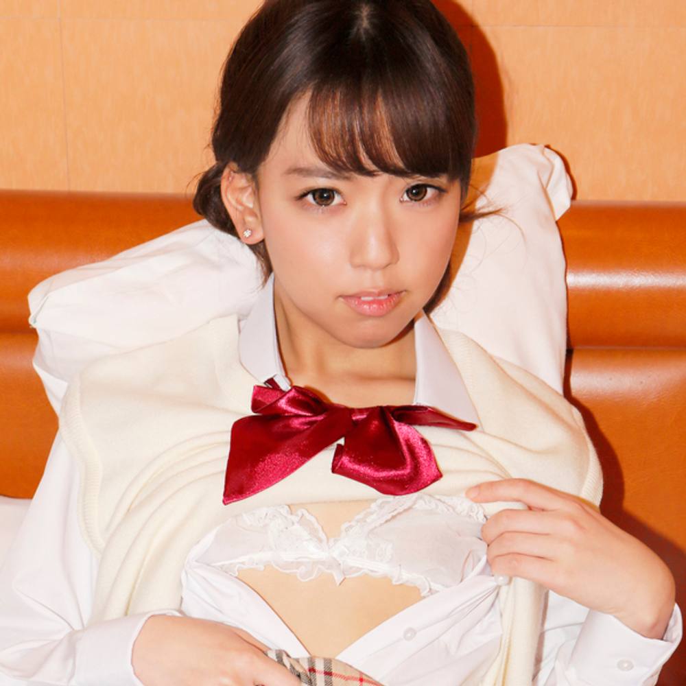 現役生 つるぺた貧乳純粋美少女 ホテルに呼び出してついに生中◯しに成功。つるつるマ◯コに生チンポから濃厚な精子を注入‼〈素人〉※レビュー特典あり