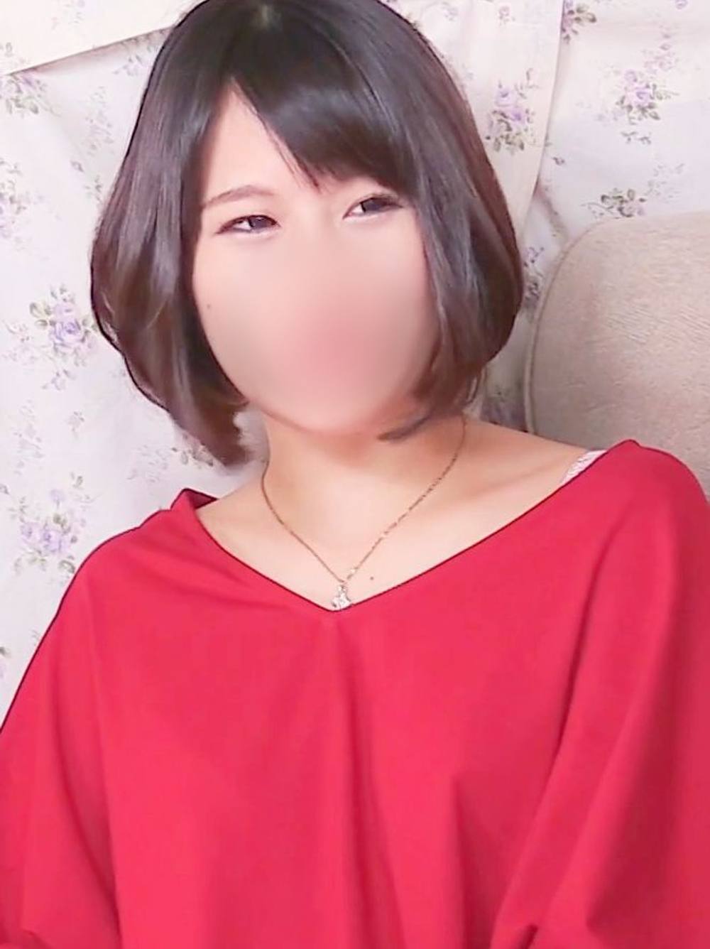 《個撮》清楚系の31歳人妻さん♥クールながらも感じると淫乱に！