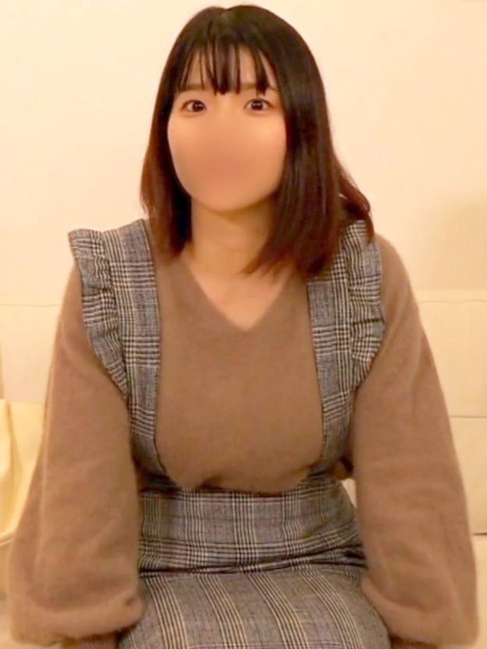 【個人撮影】清純系の剛毛女子大生(18歳)♥ 大学1年にしていろんな男とヤりまくり！？